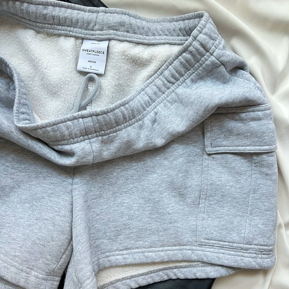 Aritzia Sweaflee Grey Cargo Shorts - Picture 6 of 8